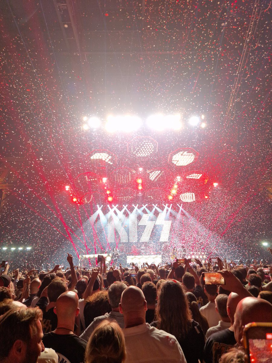 #kiss
End Of The Road World Tour