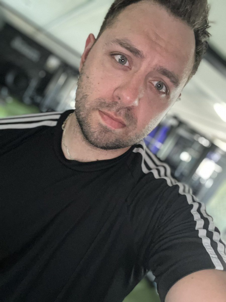 jonathandean90's tweet photo. Leg day 🥵 https://t.co/GSIvlMIIlp