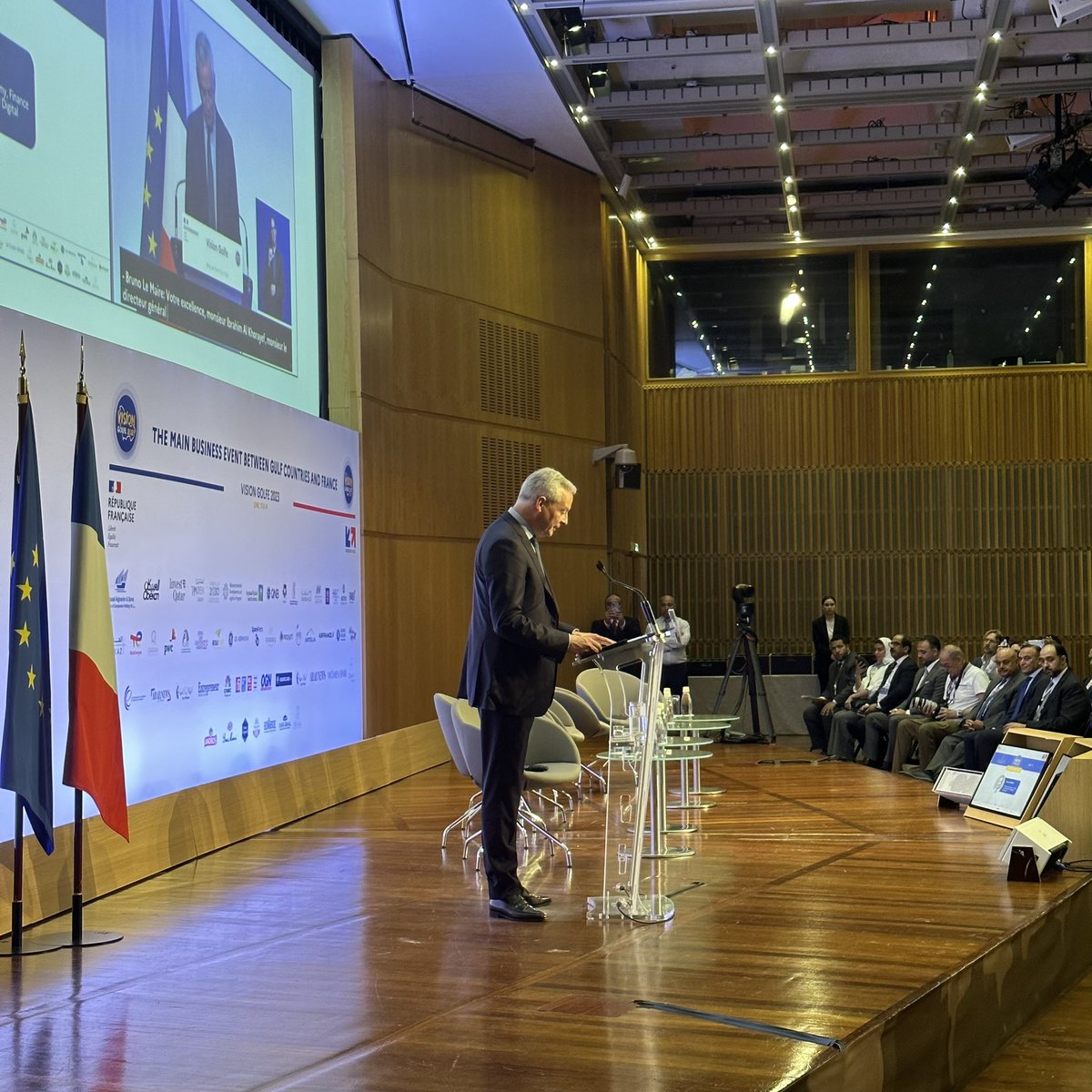 Business France tweet media