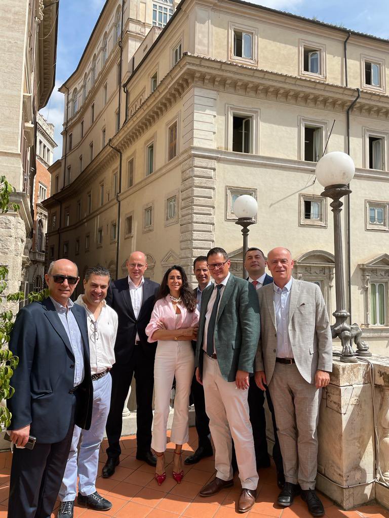 Matthias Maedge tweet media