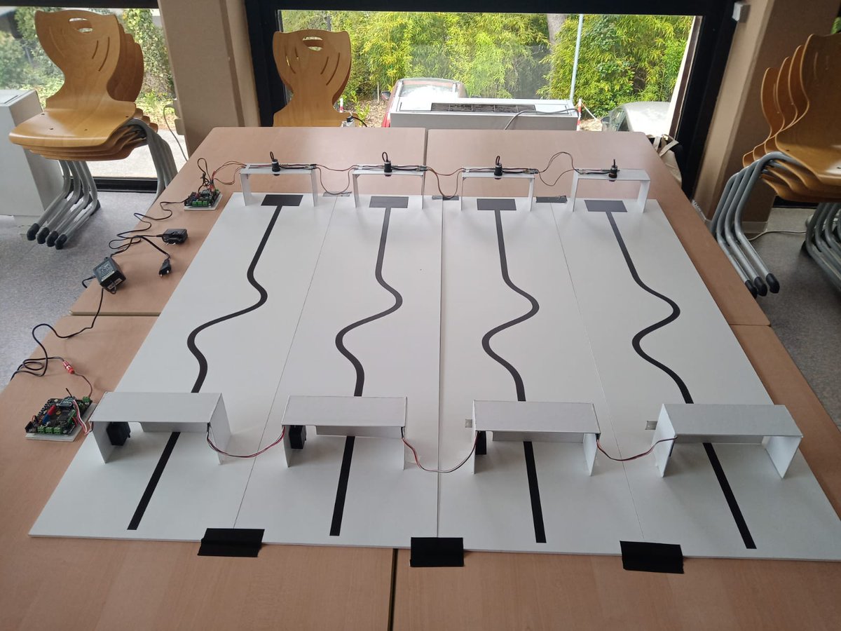 inria_sophia's tweet image. 📢[Stage #MathC2+] Jour 2⃣
Journée spéciale #Robotique
▶️entraînement le matin 
▶️challenge par équipes l&apos;après-midi ‼️
La robotique ludique et pédagogique avec @PobotAsso @AcademieNice @Asso_Animath @MathsAcNice @SocMathFr @sup_recherche @FondBPascal @CoIV_LIV_CIV