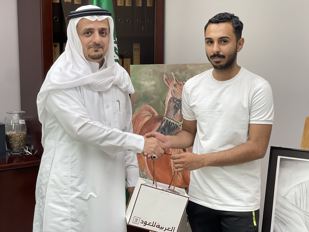 AlryhanSchool's tweet photo. كرمت إدارة مدرسة الريحان المتوسطة منسقي الحافلات
 الأخ: عاصي الشمري 
والأخ: باسل آل تحيفه،
وذلك نظير تعاونهم خلال العام الدراسي، وحرصهم على المحافظة على أمن وسلامة الطلاب فلهم منا كل الشكر والتقدير. https://t.co/IGZvsjal9H