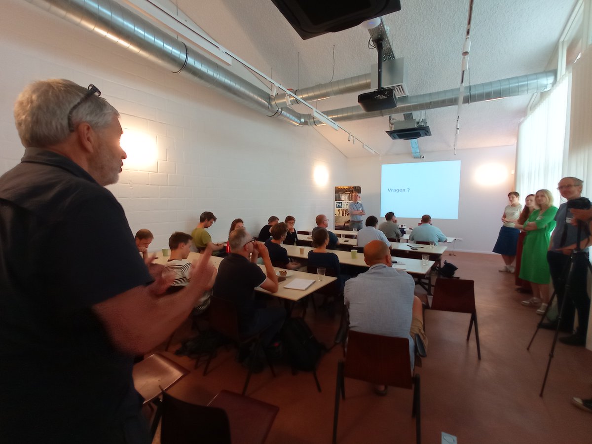 tmleuven's tweet photo. Mobiliteit is zoveel meer dan van a naar b geraken. Vorige donderdag stond de sociale dimensie van duurzame mobiliteit centraal in onze TML Talk over mobiliteitsarmoede.
Verslag & foto's 👇🏽
https://t.co/ry8DOx2M0w https://t.co/IIvJyKMfXC