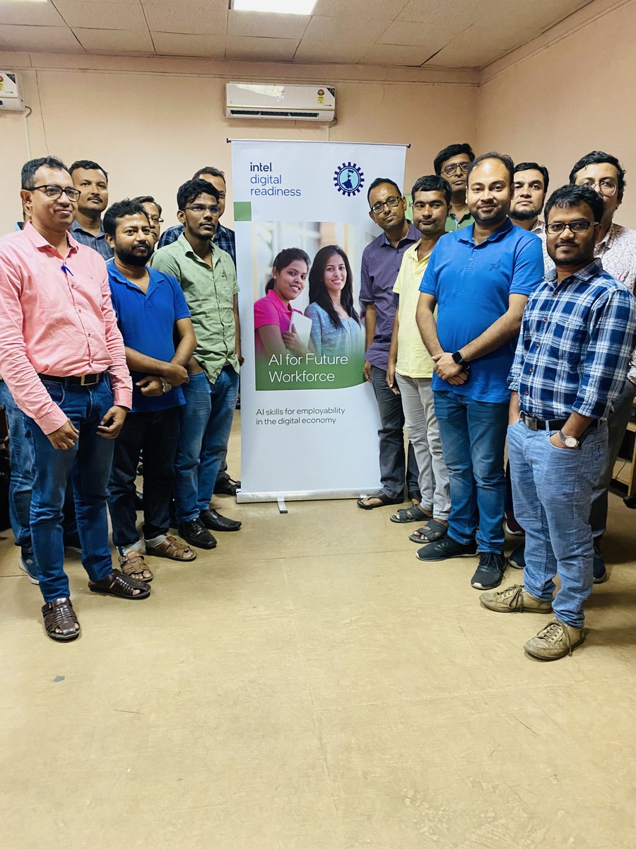 .@IntelIndia & @WBSCTVESD conducted the Intel® AI for Future Workforce Program in West Bengal from June 5-9. The initiative empowers future innovators to independently learn & apply AI skills. Phase 1 implemented in 29 polytechnics, 100+ to follow shortly.
#DigitalIndia