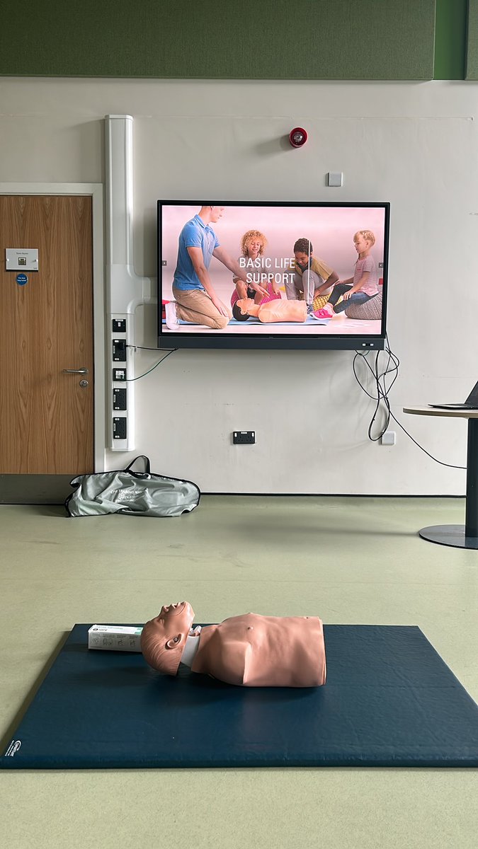 Teaching BLS today to some of our KS3 classes! Thanks @PlymUni for loaning us the doll 🫶🏼 #PUNC21