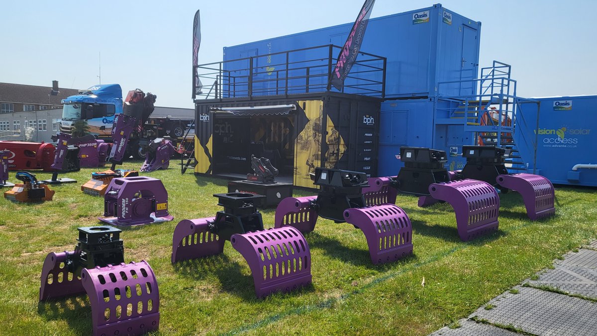 BPHAttachments's tweet photo. We're here at Plantworx 2023! Looking forward to seeing familiar faces and meeting new ones:) Have a chat &amp; coffee with us at stand B-FA3b 👀special offer🏗️ Visit for FREE https://t.co/m1PkozVYt8  

#Plantworx2023  #planthire #construction #LaBounty #hydraulicattachments #PRODEM https://t.co/pqgcdLAAtQ