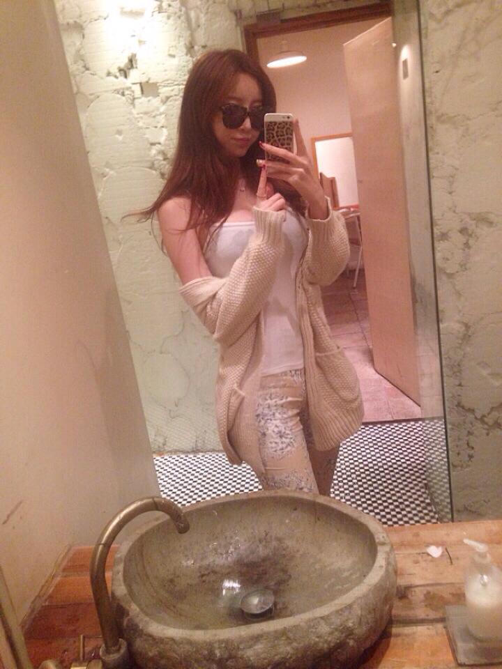 ShantiJeri's tweet photo. 我會盡我一切給哥哥最好的服務喔 技術一流，互動式服務，如朋友般熟悉你的一切，讓你身心靈全身放松，環境優美，乾淨，衛生  地點安全隱蔽 轉推10抽1  愛心10抽1送免費約炮 #仁愛舒壓,#仁愛按摩,#仁愛打炮 #仁愛抓龍筋,#仁愛指油壓,#仁愛無套,#毒龍 #轉推 有驚喜 #加賴提供推特截圖  預約+賴：yy8680 https://t.co/8iFUePNLv0