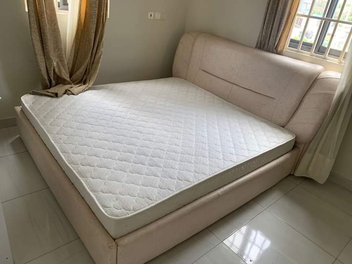 detellebrokers's tweet image. Fully #Furnished #2Bedroom #Apartment For #Rent.

🏠All rooms en-suite
🏠Fitted Kitchen
🏠Living area. &amp;amp; Dining Area 
🏠Fitted AC &amp;amp; Wardrobe
🏠Balcony

🏠 Location: Dworwulu 
🏠Price:- $1000/ month (Cedi Equivalent)
 See thread for Contact details.

Bawumia| Ghana Yesu | #TV3GH