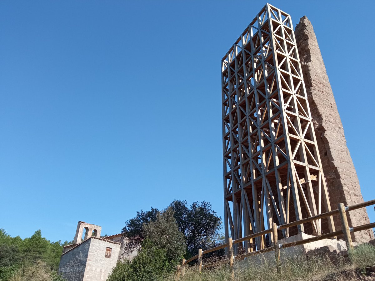AjPuigreig's tweet photo. ➡ @diba ha lliurat a l'Ajuntament el Pla director del castell de Merola.

📋 Ha estat dirigit pel Servei de Patrimoni Arquitectònic Local i amb un cost de 15.000 euros.

👉 Preveu inversions que superen l’1,3 milions d’euros en 22 fases.

Més informació a https://t.co/oADLWsvQTb https://t.co/LgueBOOw2N
