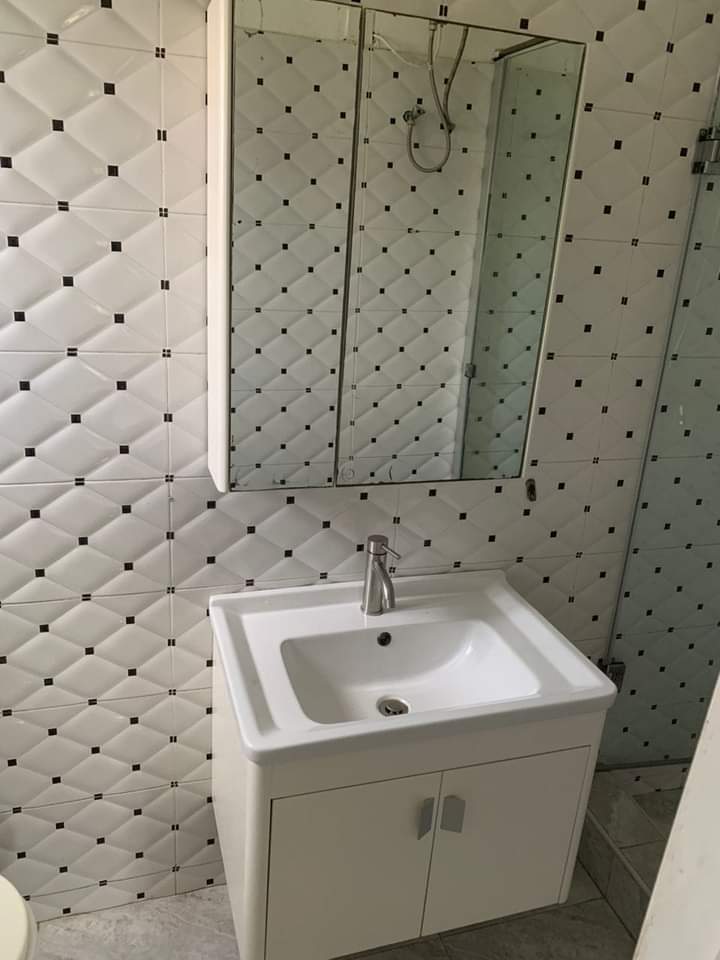 detellebrokers's tweet image. Fully #Furnished #2Bedroom #Apartment For #Rent.

🏠All rooms en-suite
🏠Fitted Kitchen
🏠Living area. &amp;amp; Dining Area 
🏠Fitted AC &amp;amp; Wardrobe
🏠Balcony

🏠 Location: Dworwulu 
🏠Price:- $1000/ month (Cedi Equivalent)
 See thread for Contact details.

Bawumia| Ghana Yesu | #TV3GH