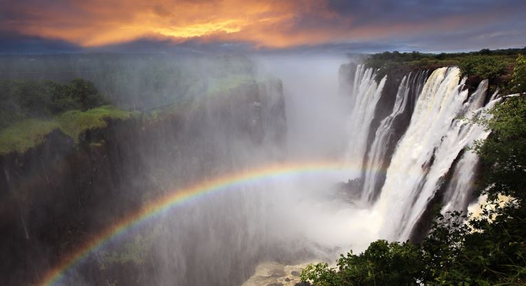 #Helsinki, Finland to Victoria Falls, Zimbabwe for only €399 roundtrip with @Lufthansa #TravelTuesday (Dec-Feb dates)

secretflying.com/posts/helsinki…