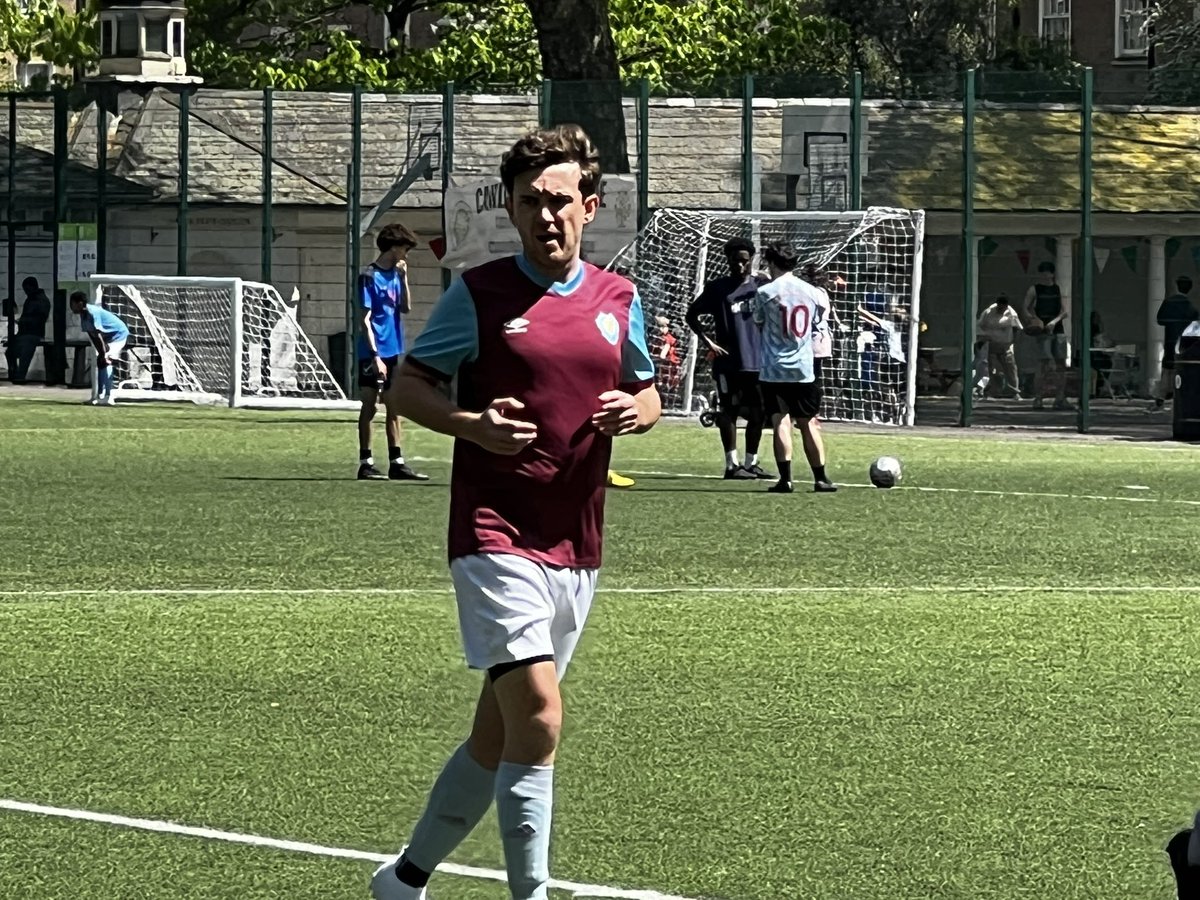 AVFCLondonLions's tweet photo. LSL Europa Cup Quarter Final

AVFC London Lions 1-1 PSG 
(AVFC win 6-5 on pens).

Nothing separated Villa from a tough Parisian outfit in the heat at full time.

Balls of steel saw them score every pen, progressing to the semis v Inter Milan💪 

#VillaLions #UTL #UTV #LSL https://t.co/DJECkrQWzp