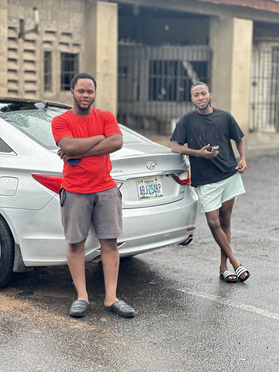 hakeem ☻ 💜 | Studio Duo | Top 1% Framer Designer tweet media