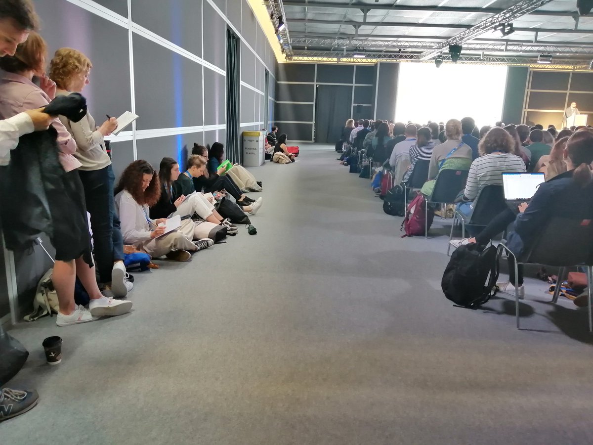 Ros_MGN's tweet photo. Second day at the congress, wonderful talks but we don't have enough space to sit.  At least one chair for each registration?? @EACRnews
#EACR2023 https://t.co/iK7TWUanpH