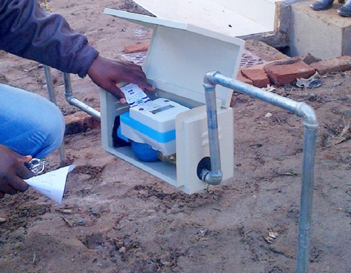 <a href="/GweruC/">Gweru City Council</a> has begun a pilot project on water prepaid meters on 80 households of Gweru (Lundi, Ivene &amp; Southdowns') as efforts to curb estimation on water billing. However, reliable sources confirm that, when residents taps on the smart meter, the water is not coming out.