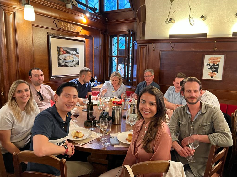 mark_stur's tweet photo. Unser Team Meeting in meiner schönen Heimatstadt #Zürich ist gestartet! In unserer Quarterly #Business #Review drehte sich heute alles um das vergangene #Quartal, unsere #Erfolge, #Kunden und #Partner. Großes #Danke an mein Team - es macht viel Spaß mit euch zu arbeiten. https://t.co/eEhvpcpLQs