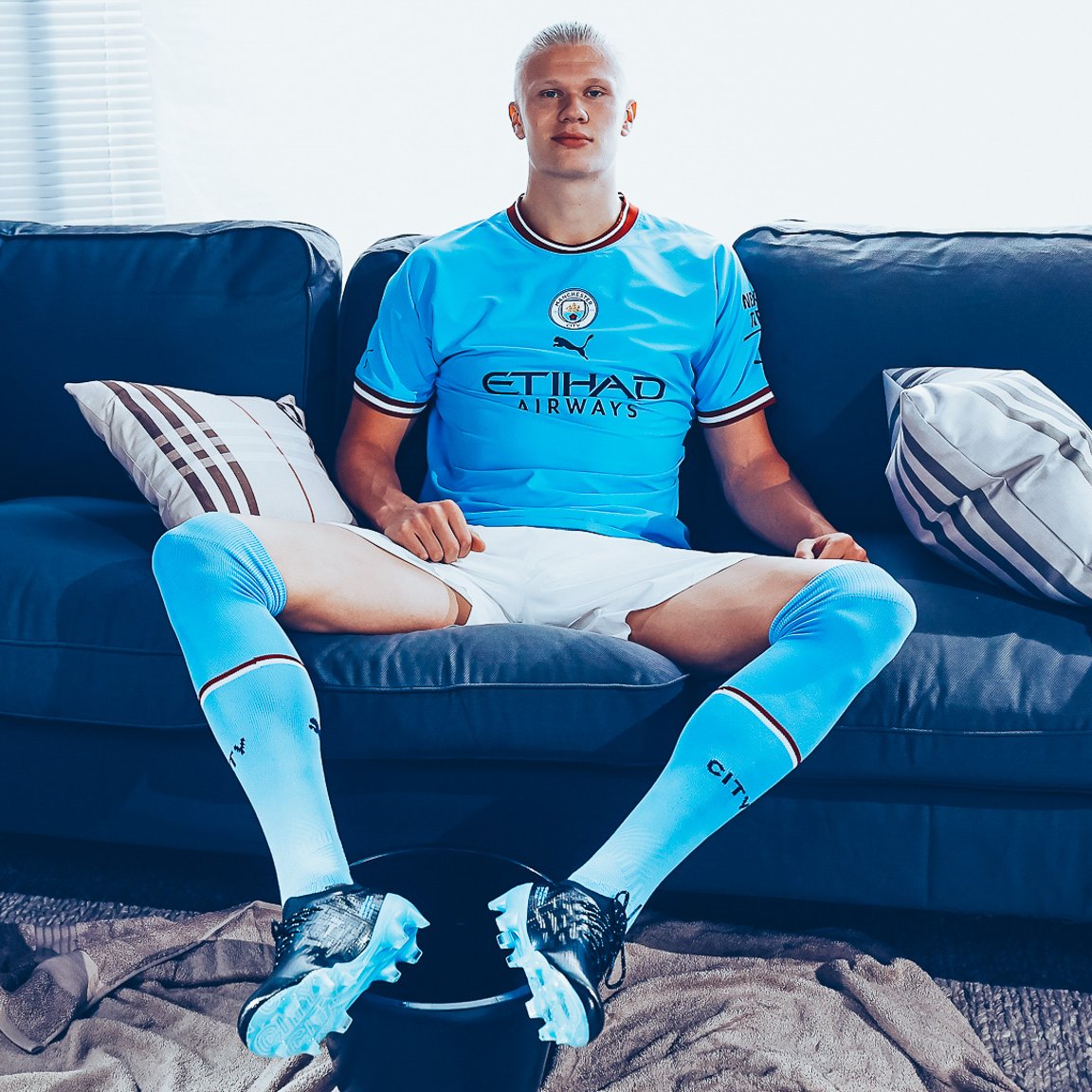 ManCity's tweet photo. On this day last year, we signed @erling! 🙌

3 trophies later and he's well and truly 𝙊𝙉𝙀 𝙊𝙁 𝙐𝙎. 💙 https://t.co/xZYpSVBHzV