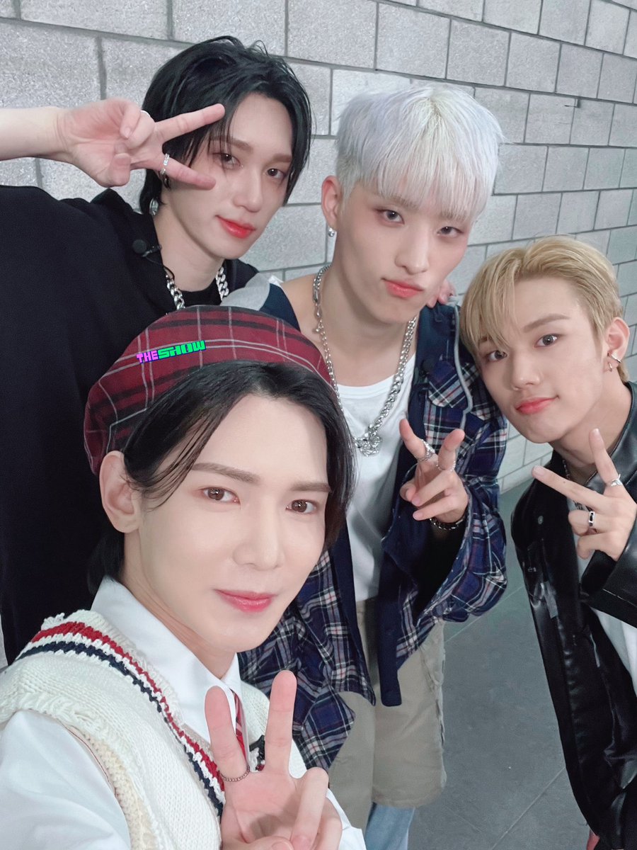 theshow_offcl's tweet photo. 어느날 왹져들이 지구를 침략해서👽
#JUMP 대결하자고 하면
여땅과 피모니가 지구 대표로 나가서
순간에 따라 GO! 순간 이동하는 
어마무시한 JUMP 실력 보여줘야함😎
그러면 이기는 건 SSAP가넝...☆
오늘 #내꾸하짤 THE 기대하SHOW🩷💚

#여상 #THESHOW #P1Harmony @ATEEZofficial @P1H_official https://t.co/2SCTYMeNEb