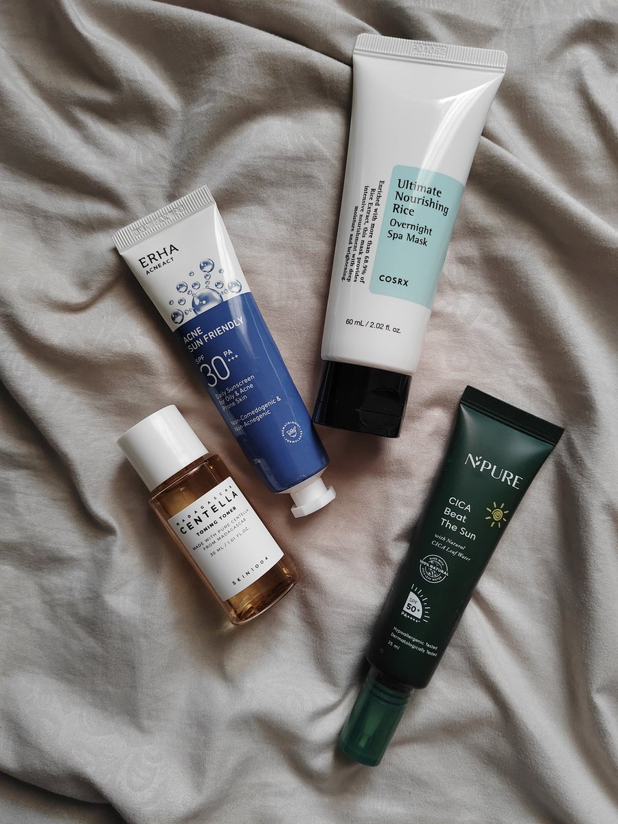 GIVEAWAY preloved skincare untuk 1 orang
Semua aku beli di toko official ya 😊🫶

Rules:
• follow @cylar_x 
• like dan retweet post ini

GA selesai 20 Juni
Biaya shipping (🇮🇩) aku yang tanggung ❤
Goodluck! #Giveaway #GiveawayTime