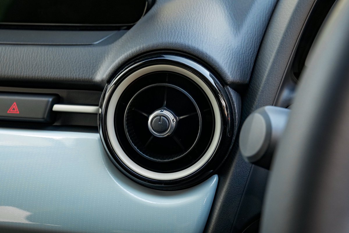 Mazda's new Airstream Blue colour debuts on the 2023 Mazda2. Centre-Line and Exclusive-Line cars feature a large coloured panel across the lower section of the grille, while inside Airstream Blue cars get a Mint Gloss dash panel. mazdamediapacks.com/en/2023-mazda2…