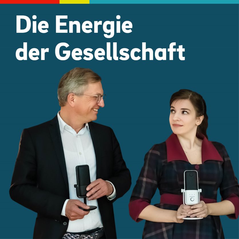 Mit @Afelia auf der Suche nach der "Energie der Gesellschaft". Gemeinsam in unserem #podcast. Gastgeber an Marinas Seite zu sein - welche Ehre! Folge 1 ist online: "Stirbt der Klimaschutz in all den Krisen?" mit <a href="/Umweltbundesamt/">Umweltbundesamt</a>-Chef @dirkmessner als Gast. open.spotify.com/show/0lCb7g7sv…