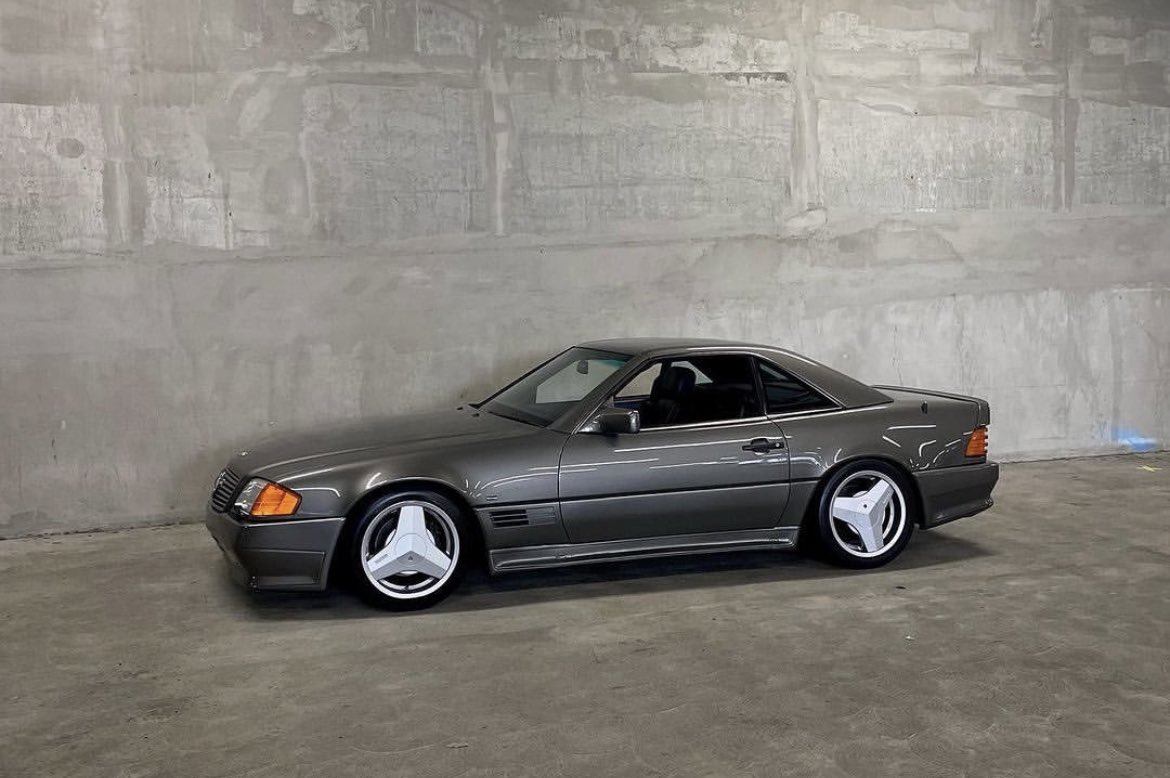 EliteAutos360's tweet photo. Mercedes r129 amg fully optioned out pre merger now available on our website (link in bio) 
#mercedes #r129 #sl600 #amg #brabus #japan #jdm #German #premerger #harlow #uk #rare https://t.co/91tY4i6kVf