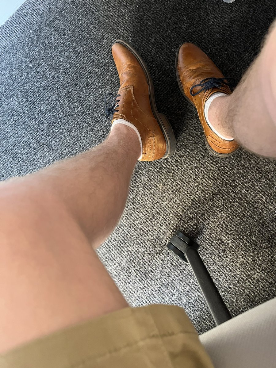 bradleyjake1997's tweet photo. Sorry if it rains or snows today the legs are out ๐คฃ normally goes dull when I put my shorts on ๐
#Term6 #SBL #SBM #SBLTwitter
#Edutwitter @sbl_community @sblconnect https://t.co/TaP28TV3EE