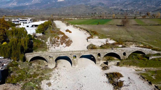 SMARTiMONY's tweet photo. GJIROKASTRA SUBURBS, Albania
Kordhocë Bridge https://t.co/TZukbGQZOQ