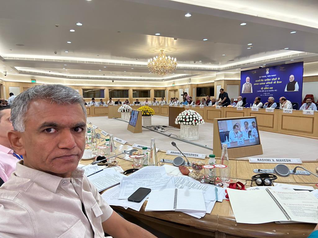 krishnabgowda's tweet photo. National Meeting on Disaster Management and Response Chaired by Hon Union Home Minister. 
Urged Govt India to 
1. Increase rate of compensation for loss of crops, lives and property. 
2. Remove condition allowing insurance companies to deduct farmer payment to the extent of govt compensation. Companies will get huge windfall profits. And farmers and governments will lose. 
3. Set up Doppler radar in KA. 
We have pledged to work to prepare for climate change and calamities. #Karnataka