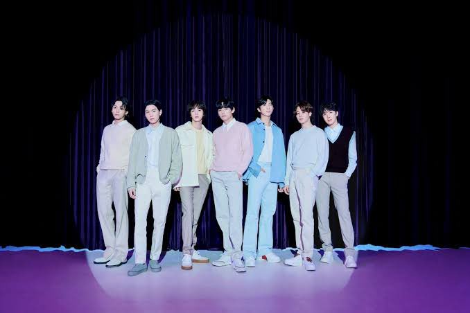 rosie6172's tweet photo. @BTS_twt happy 10th birthday to 7 talented, unique, beautiful &amp; authentic artists who’ve changed my life in so many ways!!!! Love you with all my heart!!!!! 💜💜💜💜💜💜💜love Rosie xxx #ARMYForLife #10yearswithBTS https://t.co/IhiAX8IBVR