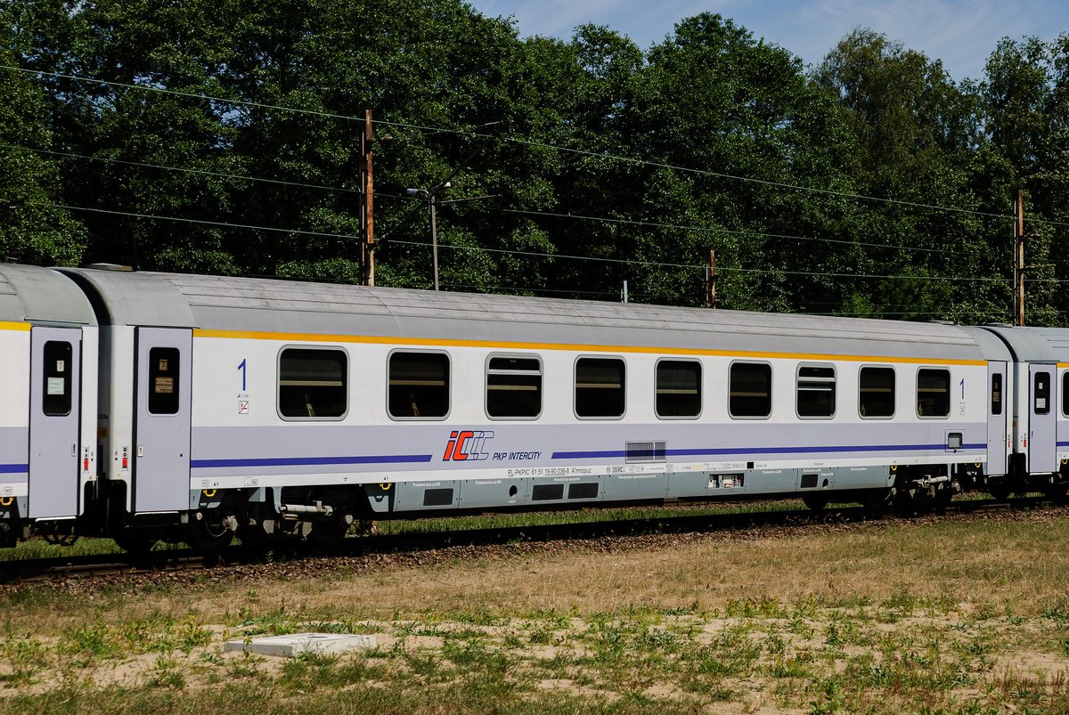 bazawagonow's tweet photo. 🆕W temacie wagonów niewiele się dzieje. 

➡️zakład PESA Mińsk modernizuje 6 wagonów #152A/#154A;
➡️ poznański FPS 63 wagony na #174A;
➡️ Remtrak Opole 32 wagony na #111A_30ROP oraz 43 wagony na #141A_20;
➡️ Transtrain Chrzanów 2 sztuki wagonów #111Alux/#112Alux

Fot. Adam Kilian https://t.co/7js6Gyrig0