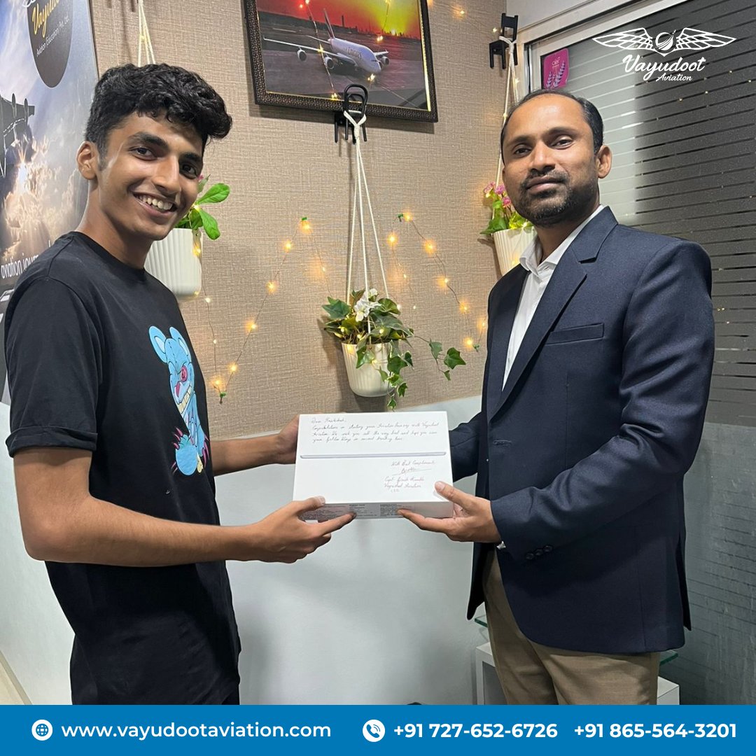 WeAreVayudoot's tweet photo. Investing in brilliance! Witness the moment our CEO & COO rewards our remarkable Ultra Premium students with iPads. It's time to elevate your education and soar to new heights. ✈
#vayudootaviation #cpltraining #pilot
For additional information, go to https://t.co/Dbf9Qc8NOW https://t.co/1UCiDZpDDs