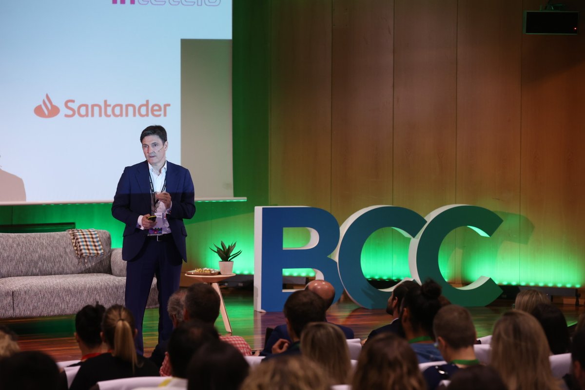 Arrancamos con el primer bloque de la jornada 👉🏻 ¡𝗖𝗨𝗦𝗧𝗢𝗠𝗘𝗥 𝗦𝗘𝗥𝗩𝗜𝗖𝗘! 
Desde José Francisco que abre el congreso,, junto con Gregorio Pantoja, Nerea Caballero, Carol Rodríguez, Herènia Casas y Pedro García nos han explicado la importancia de las personas.