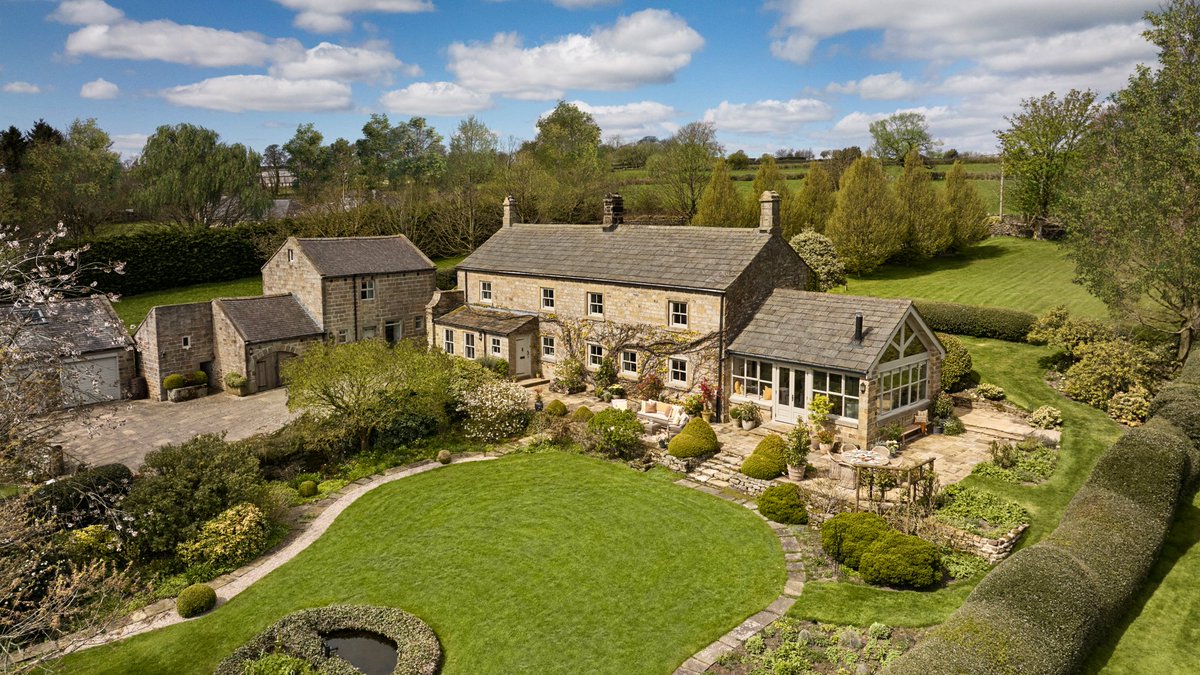 bloodcancer_uk's tweet photo. 📢We’ve got some Omazing news… we’re back for round two!

We're thrilled to be chosen again as charity partners for The @OmazeUK Million Pound House Draw – this time in Yorkshire!

Feast your eyes on it 😍👇🤩 https://t.co/BWRBK7AV2i