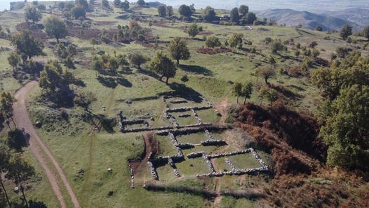 SMARTiMONY's tweet photo. GJIROKASTRA SUBURBS, Albania
The Ancient Site of Antigonea https://t.co/0ilyEJs7Fv