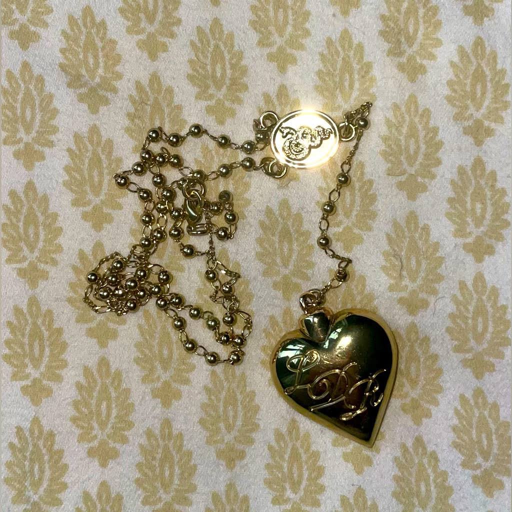 Amazon.com: ASIK ACCESSORIES Saint Lana Del Rey LDR Style Stash Necklace/Rosary  Chain/Hollow Pendant/Heart Shaped With Snakes & Spoon, vol2 : Handmade  Products