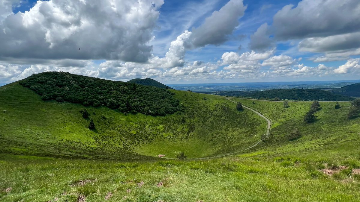 Ce week end, c’était rando au Pariou ! Et c’est toujours aussi beau. 
@AuvergneMarque @Auvergne