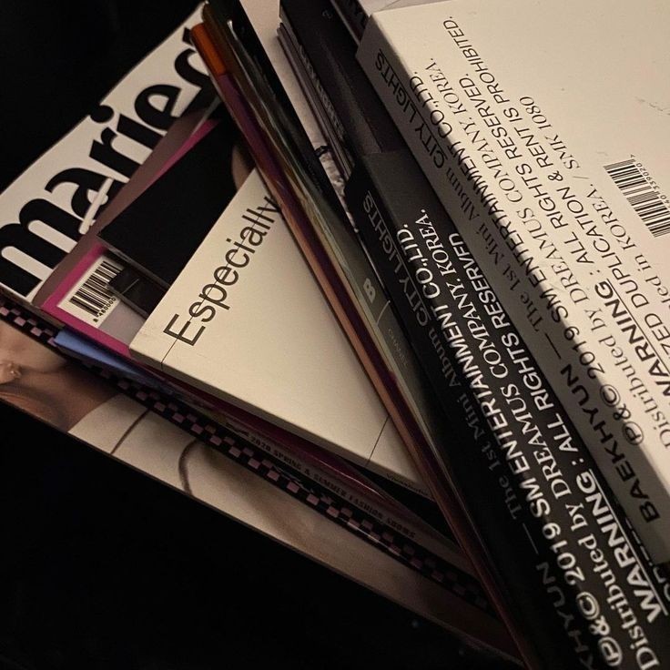 когда кажется, что в жизни пора что-то менять, вам не кажется.
ведь ощущения быстрее осознания.

сделайте то, что давно хотели попробовать, но до чего никак не доходили руки.
сегодня отличное время, чтобы разбавить приевшуюся рутину.

хорошего дня.🖤