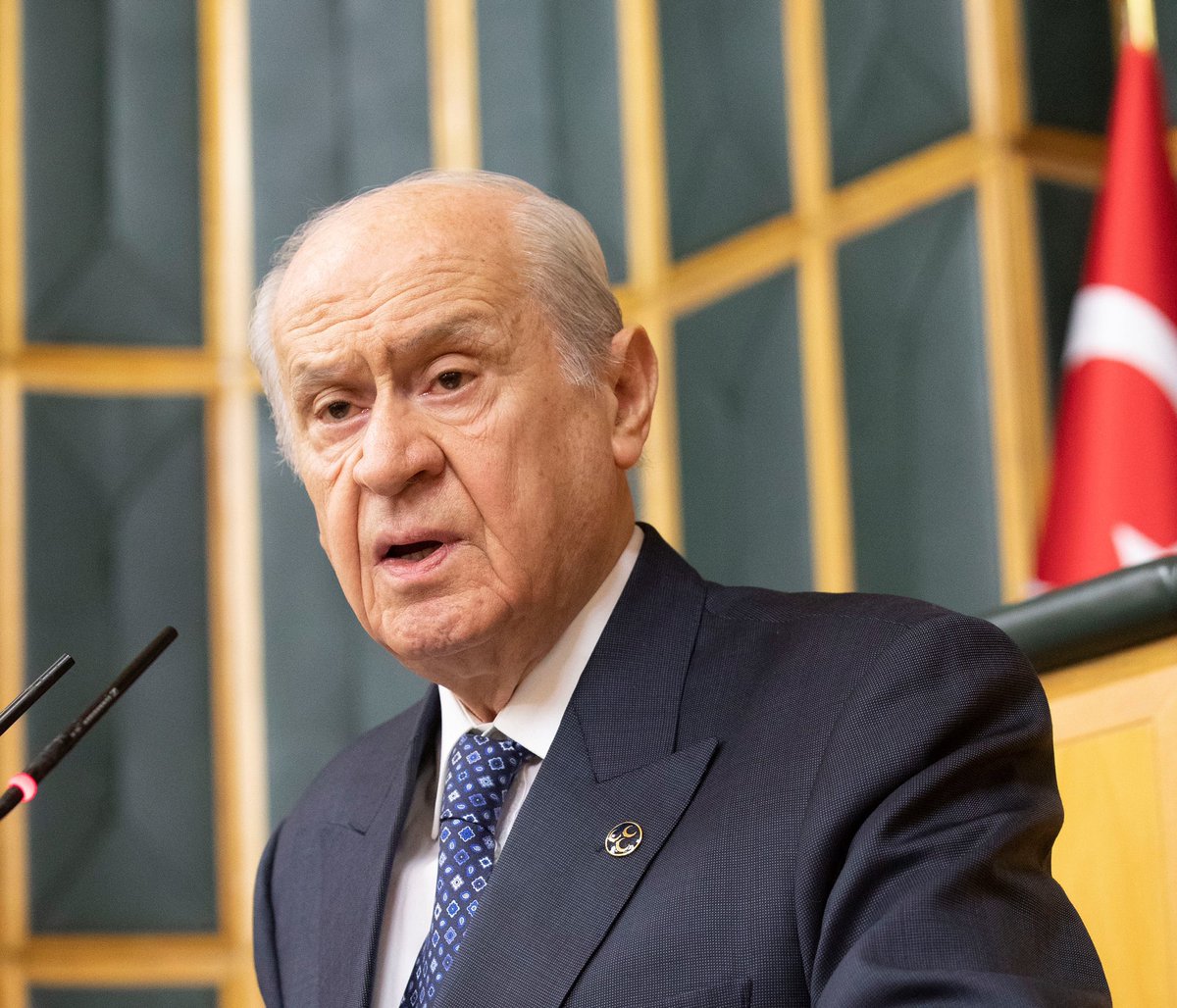 MHP Genel Başkanı Devlet Bahçeli: [Ümit Özdağ'a]

🔺'Cumhur İttifakı'nın başarısını Pirus Zaferi metaforuyla gölgelemeye çalışanlar çizgili pijamalarını giyip Türkiye'nin yükselişini tırnaklarını yiyerek izlemeye başlamışlardır.'