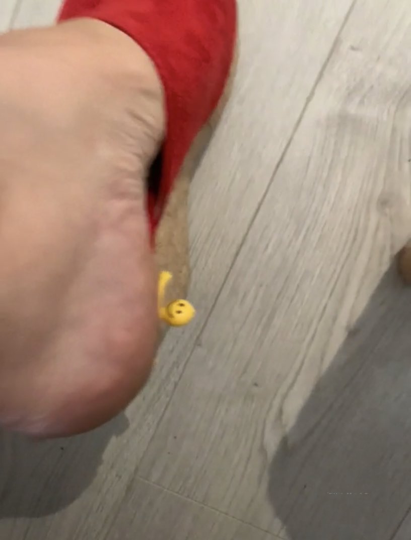 Ladykappa70's tweet photo. Male? Sono contenta #crush #ballbusting #videocrush #customvideos https://t.co/WUwl6OAKJD