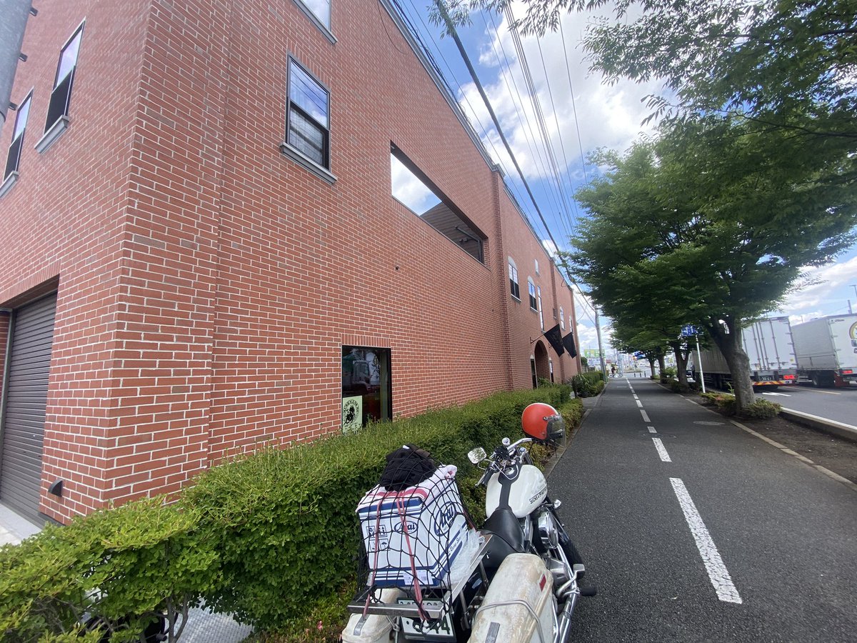 KID_iwaki's tweet photo. 納品ライド。暫くずっと凹む事ばかりだけど、いい天気の中バイクに乗るのはやっぱりいいもんだ... https://t.co/4fz5jD4Hpe