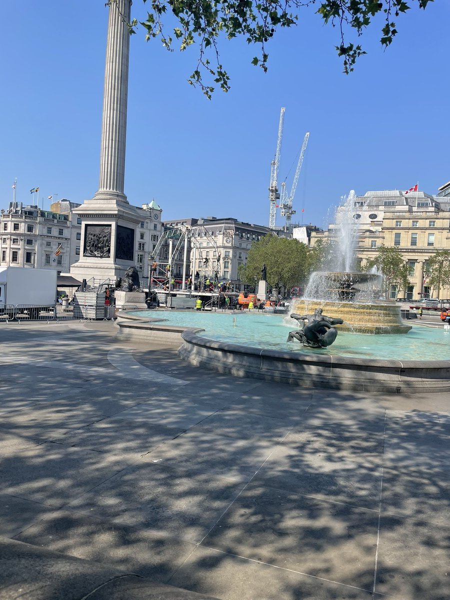 The stage is going up, ready for #londonpride 🩷❤️🧡💛💚🩵💙💜🖤🩶🤍🤎💖🏳️‍🌈🏳️‍⚧️🏳️‍🌈🏳️‍⚧️