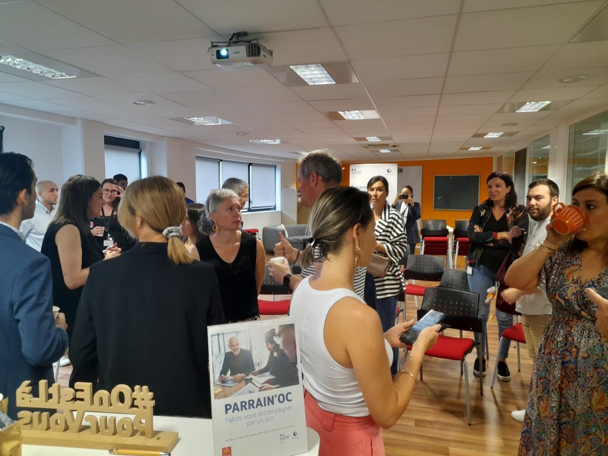 #Emploi : aujourd’hui #poleemploi Béziers Capiscol formalise le signature de 9 contrats Parrain’Oc, ce dispositif qui vise à accompagner un demandeur d’emploi par un parrain ou marraine en activité afin de l’accompagner dans son retour à l’emploi. ⁦<a href="/ferreFred/">Frédéric Ferré</a>⁩ ⁦⁦