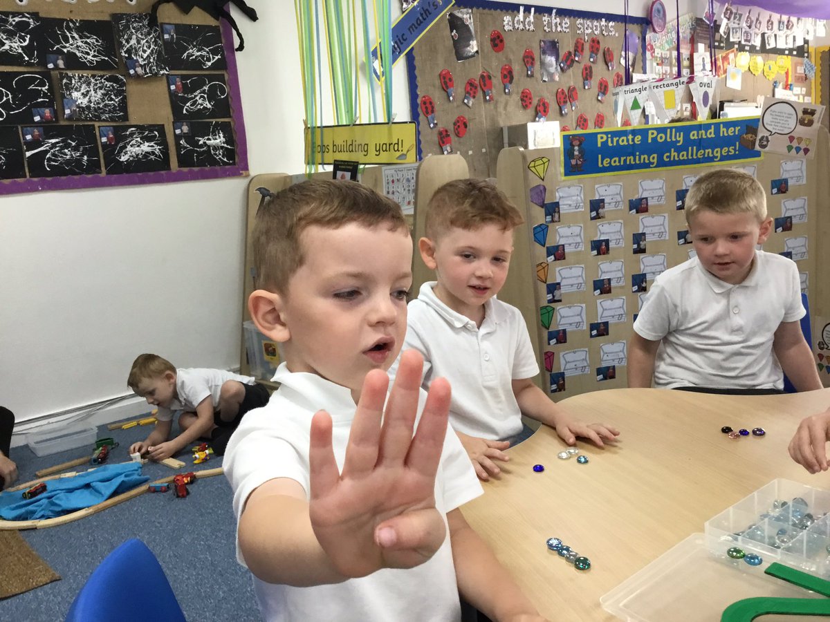 HasReception's tweet image. @HasReception are learning about #Doubles in #MagicMaths. we used the magic gems in the double machine to match our partners number of gems…
 🧙‍♀️ 💎 

@WhiteRoseEd 
#EYFS