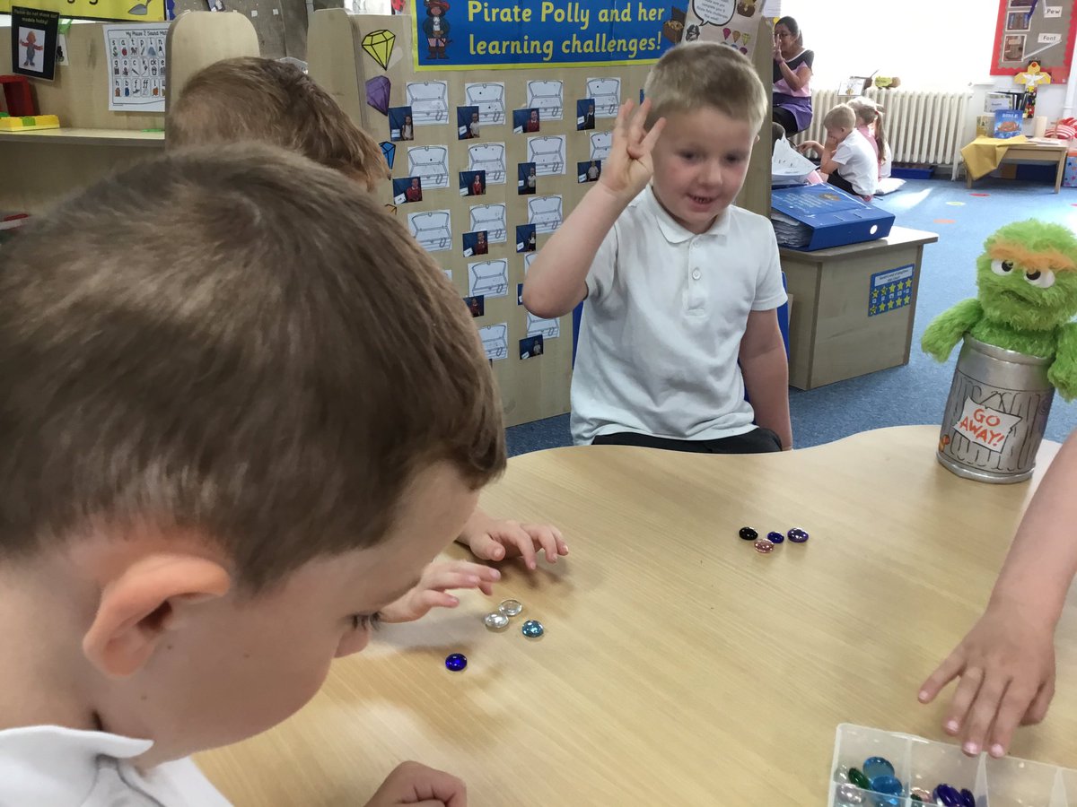 HasReception's tweet image. @HasReception are learning about #Doubles in #MagicMaths. we used the magic gems in the double machine to match our partners number of gems…
 🧙‍♀️ 💎 

@WhiteRoseEd 
#EYFS