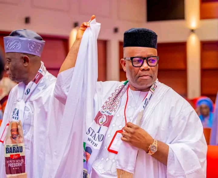 AkwaIbomfactss's tweet photo. Congratulations to His Excellency Distinguished Senator Godswill Obot Akpabio CON on his emergence as the President of the Senate of the Federal Republic of Nigeria. May his reign bring fruitfulness and prosperity upon Nigeria and Nigerians. #AkwaIbomTwitter #NassElection
#GOA https://t.co/jY6wwgo4bD