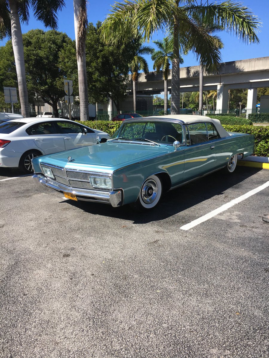 Saw this a while back in Miami - a gorgeous car.  I think it’s a 60s Chrysler.  ⁦@iowahawkblog⁩ #davescaridservice