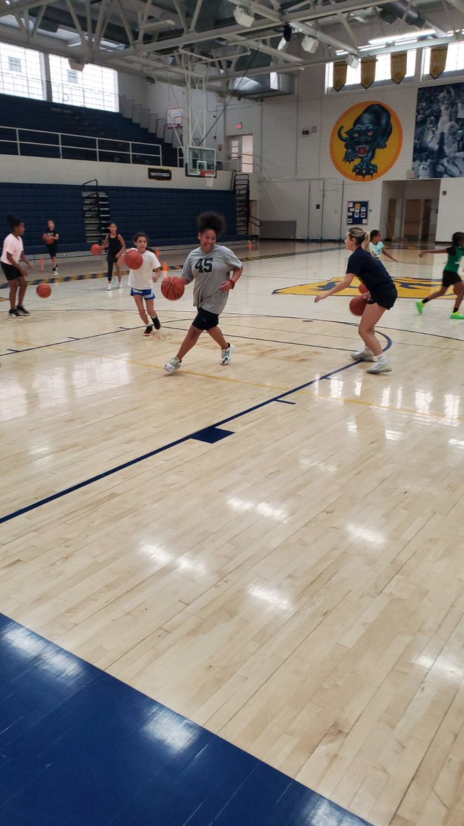 WhitmerGirlsBa1's tweet photo. 🐆🏀camp!!! https://t.co/paAa3eabp4