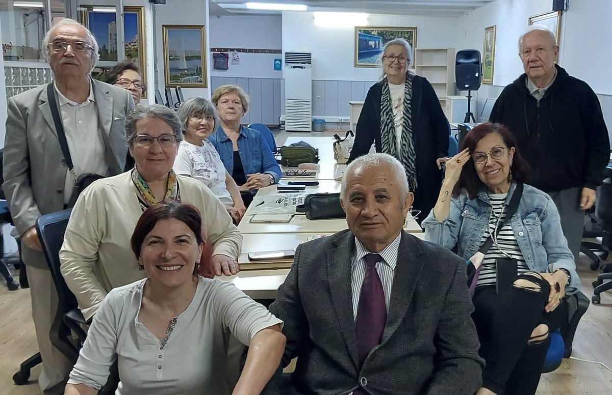 Nevaliko1's tweet photo. @mansuryavas06 @ankarabbld @abbbasin @ankaragelisiyor
@AdnanTatlisu @mizrakesin 
@OnsoySEMA @sevginazo @mavimasa #MansurYavaş  #Salı #Ankara  Derslerimiz verimli çok mutluyuz🧿❤️💕🪻🌿🌻🍁🪷💕🫐💧🍒🍓🍭 https://t.co/6v4VpQq23V