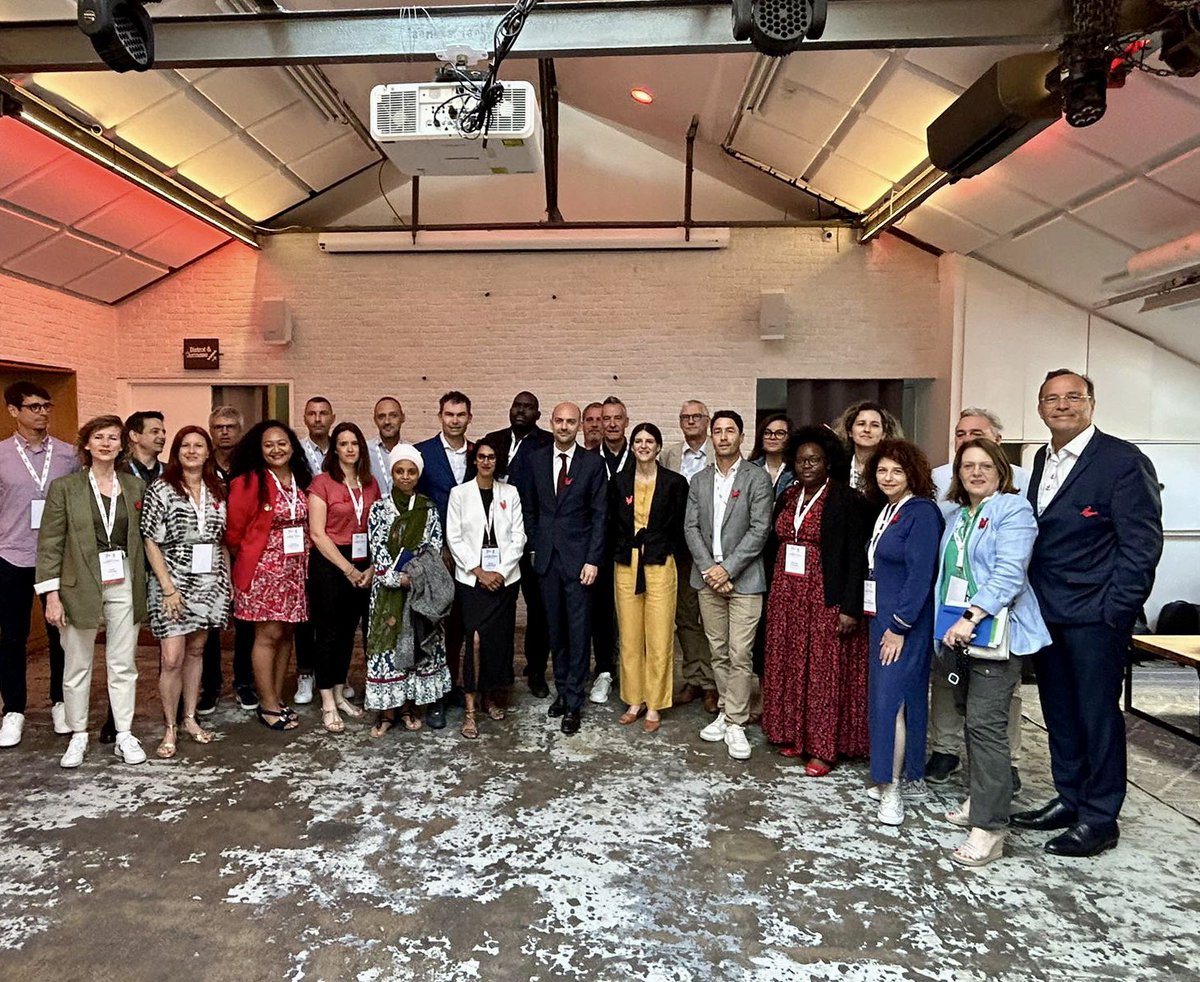 emmanuel stern tweet media